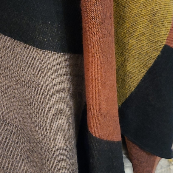 EARTH TONE CAPE NEW WITHOUT TAG. - Picture 14 of 14